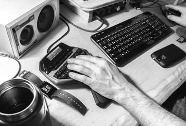 朱芳雨三亚逛海鲜市场疯狂砍价 透露王治郅至今没微信&amp;amp;请吃饭用卡